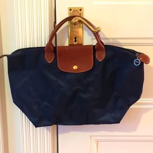 Navy medium Longchamp Le Pliage bag